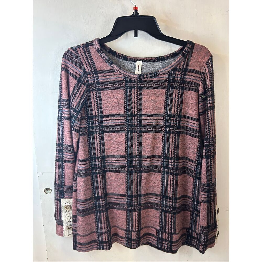 Vanilla Bay Shirt Plaid LAce Buttons on Back‎ Small